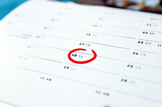 Kalender mit einem rot eingekreisten Abflugdatum in die Türkei