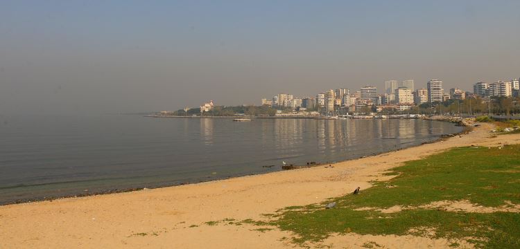 Sandstrand am Caddebostan in Istanbul