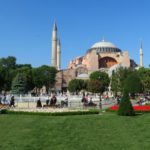 Das Hagia Sophia Museum in Istanbul. Aufgenommen vom Park davor.