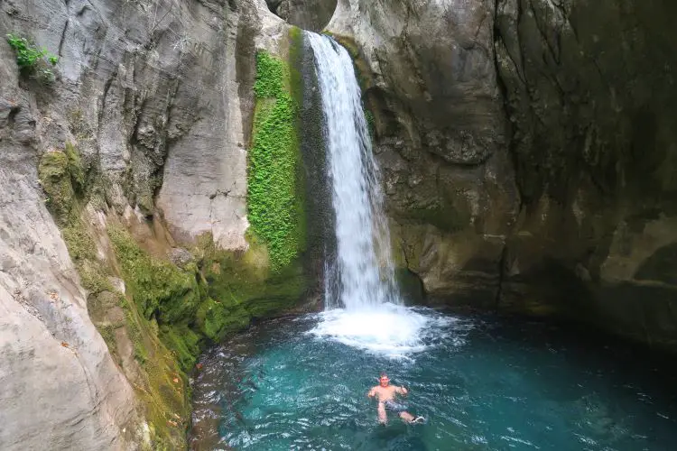 Der große Wasserfall am Ende des Sapadere Canyons in Alanya. 