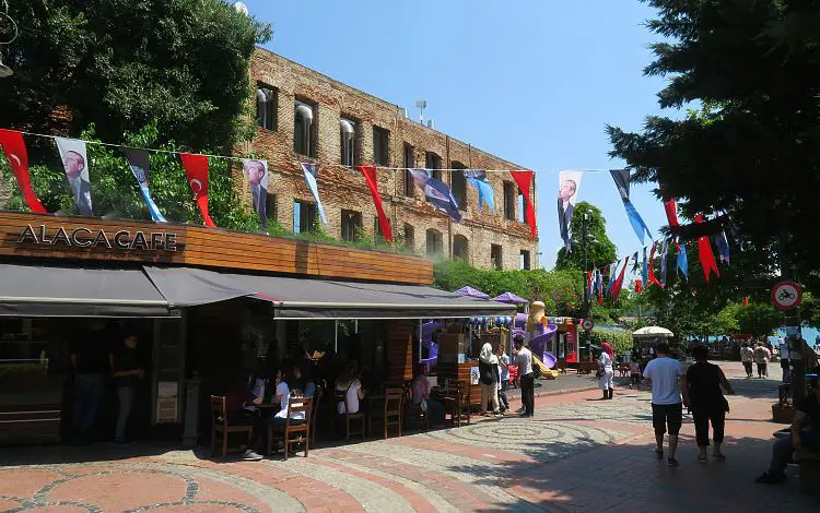 Ein Restaurant direkt am Bosporus. 