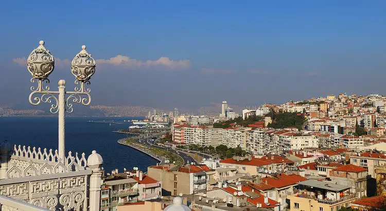 Ausblick vom Asansör auf Izmir