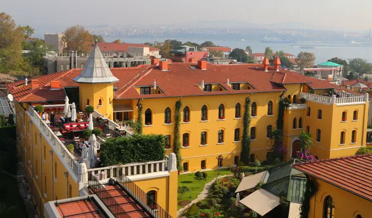 Four Seasons at Sultanahmet Hotel und der Ausblick auf den Bosporus