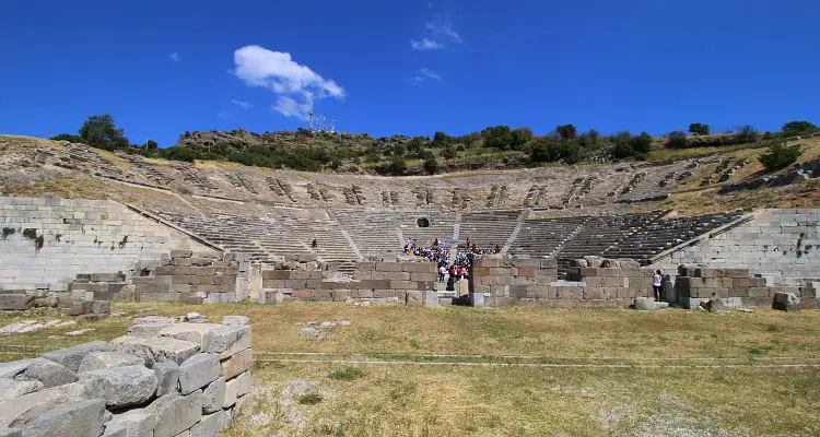 Antikes Theater mit mehr als 10.000 Sitzplätzen. 