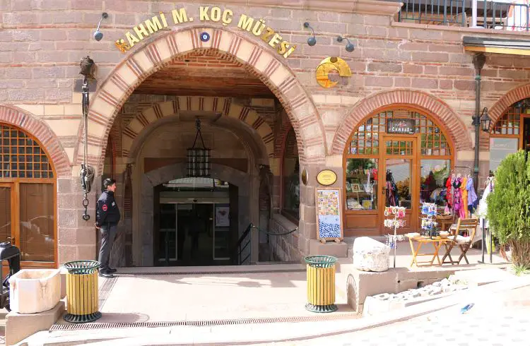 Eingang des Rahmi M. Koc Museum in Ankara
