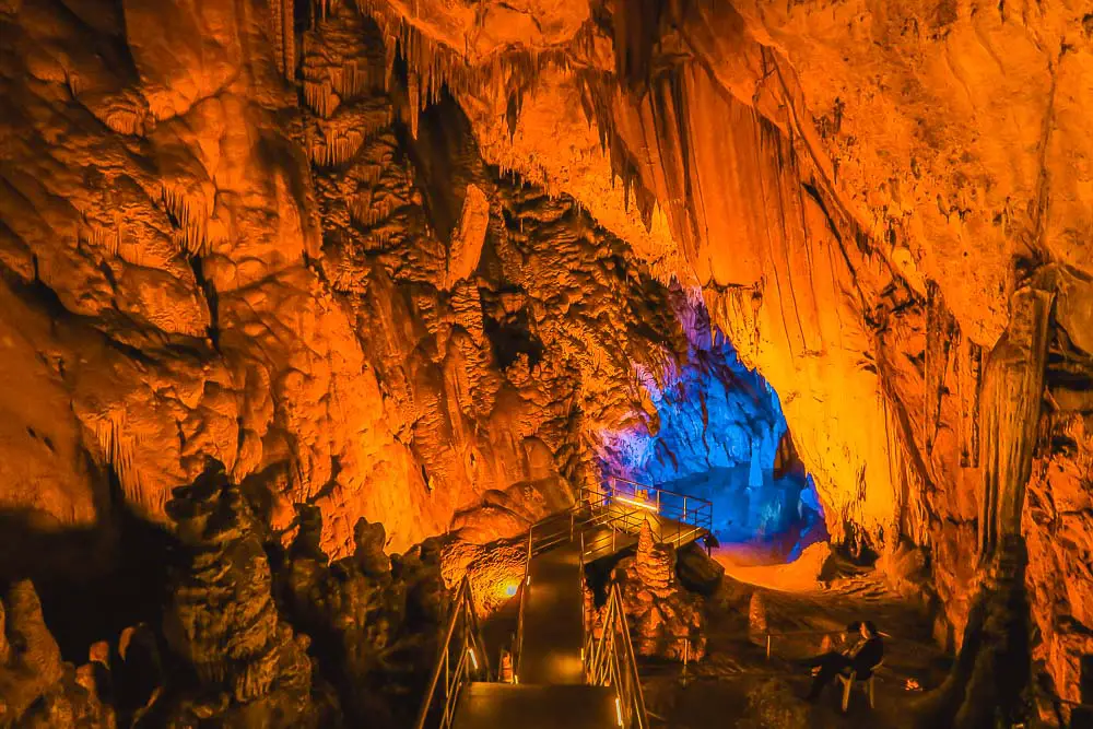 Kleiner See am Ende der Dim Höhle