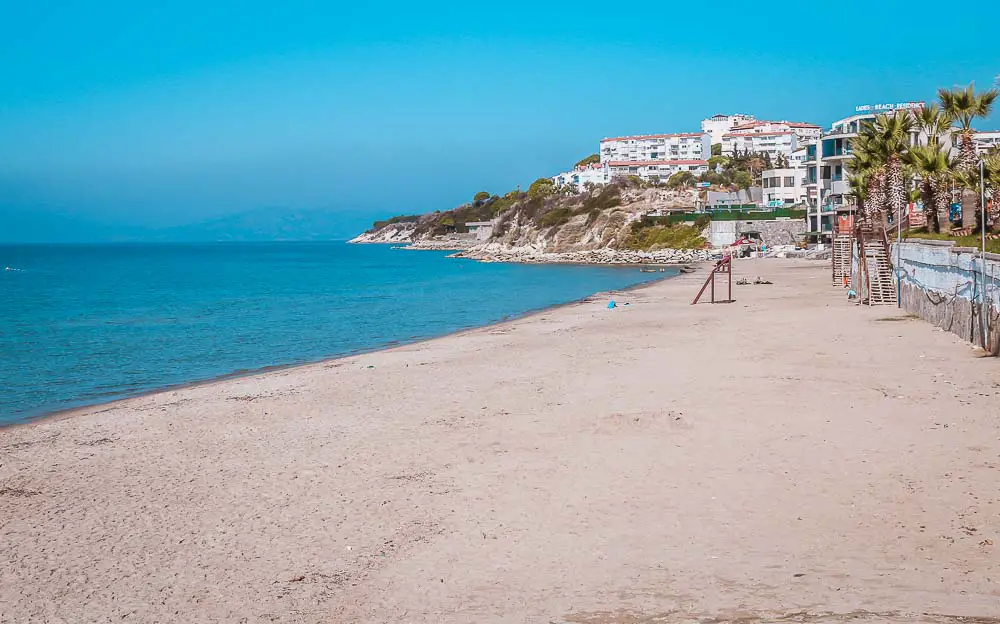 Ladies Beach mit der Strandpromenade und Hotels