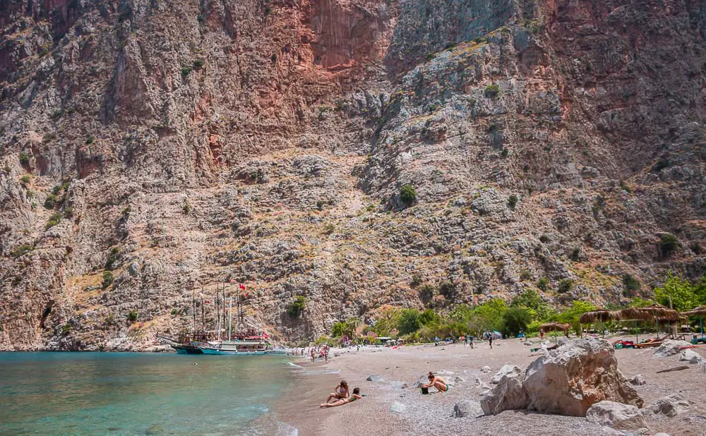 Strand von der östlichen Seite des Butterfly Valley aus gesehen