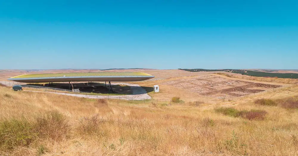 Neue Ausgrabungsstelle zwischen den Feldern hinter Göbekli Tepe