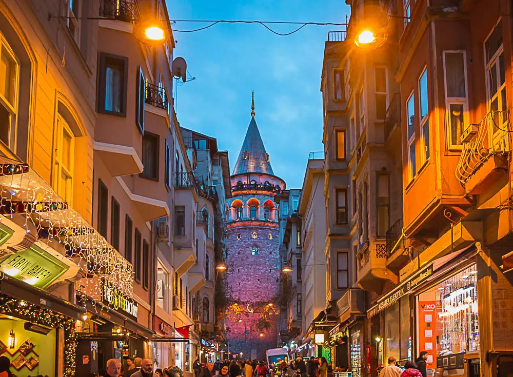 Galataturm in Istanbul im Winter