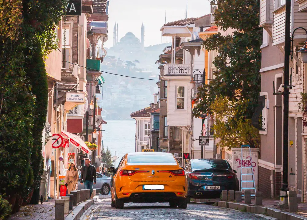 Gelbes Taxi in Istanbul in der Türkei